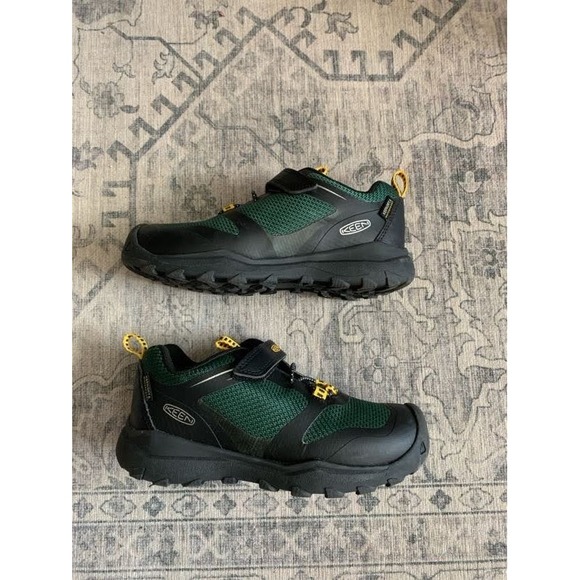 KEEN Kids' Wanduro Low Height Waterproof Easy On Durable Hiking Sneaker size 13 - Picture 1 of 10